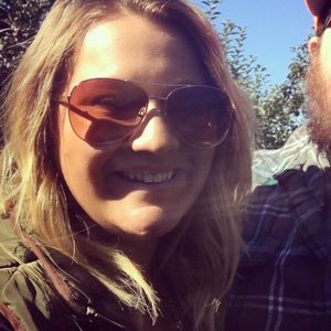 Meet your Posher, Chloe